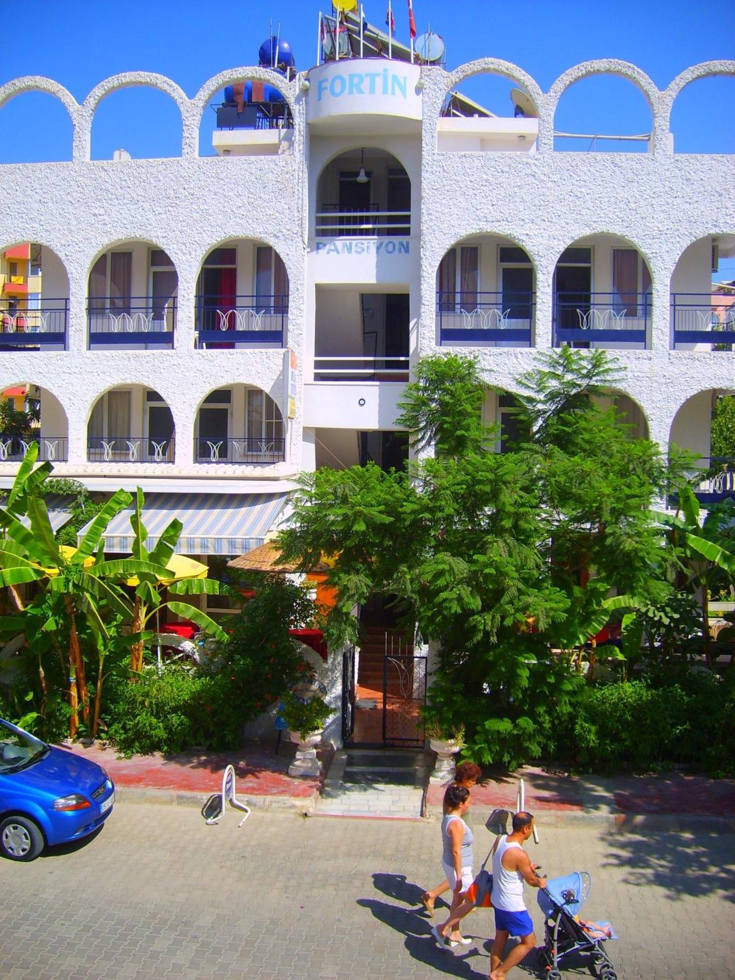 קוסדסי Villa Fortin Pension מראה חיצוני תמונה